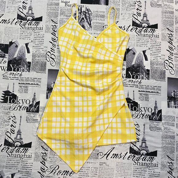Rue 21 Women's Yellow white plaid print mini dress wrap ruched handkercheif hem - Picture 1 of 3